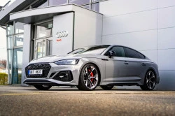 Garage auto pour entretien de véhicules hybrides  